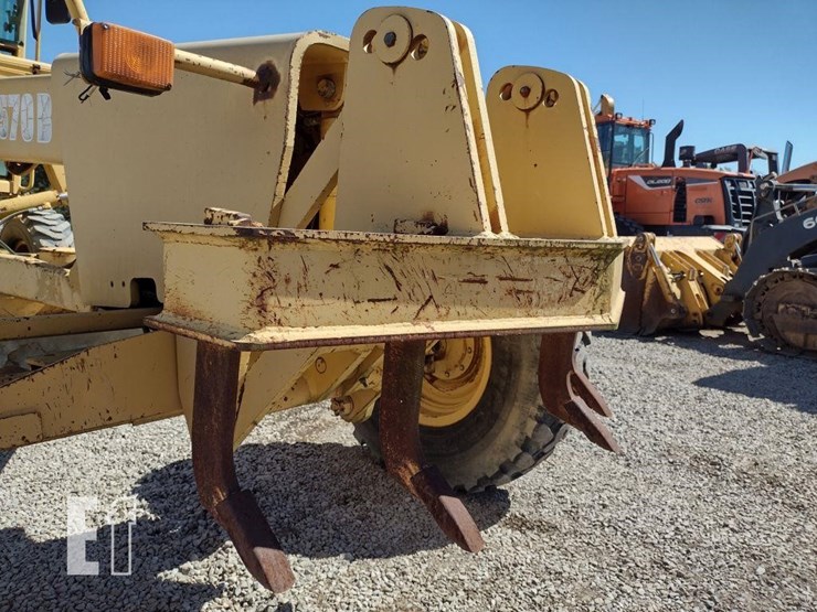 1993-deere-570b-image-33