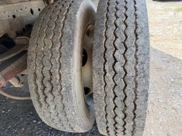 2004-ford-f450-image-69