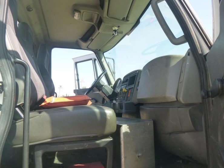 2003-international-workstar-7300-image-45