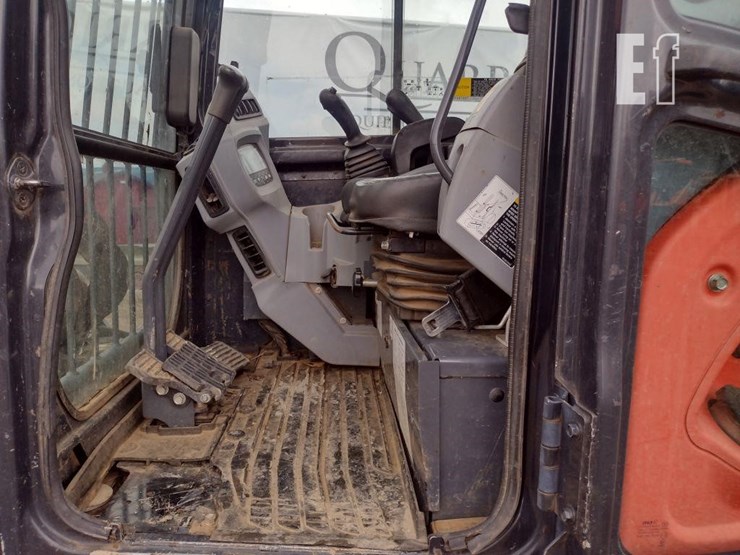 2016-kubota-kx040-4-image-11