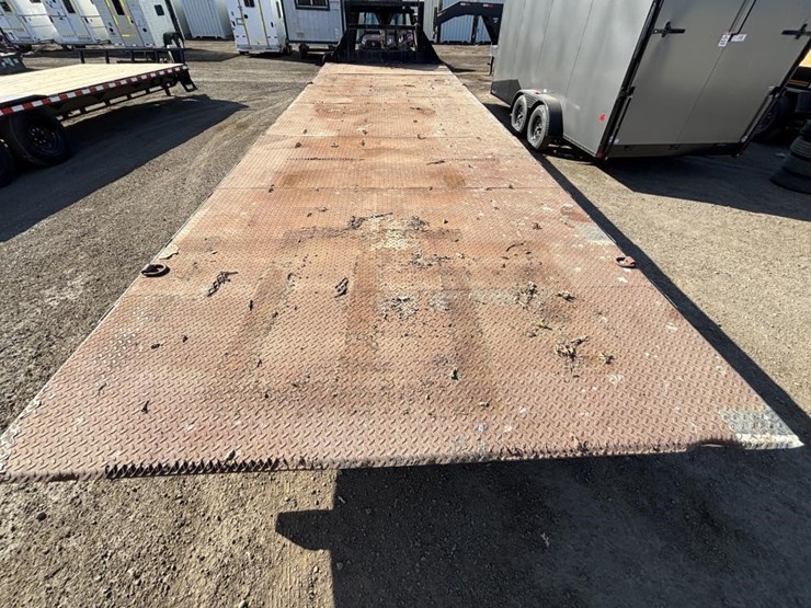 2010-pj-t/a-gn-hydraulic-tilt-deck-trailer-image-9