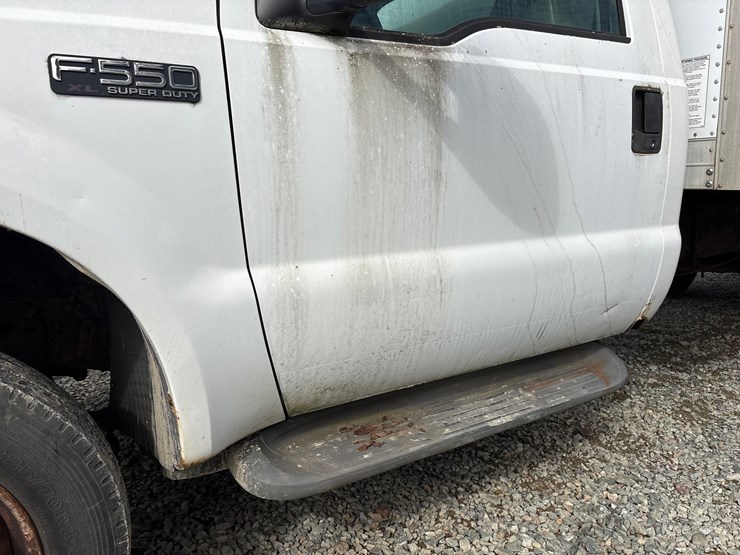 1999-ford-f550-image-11