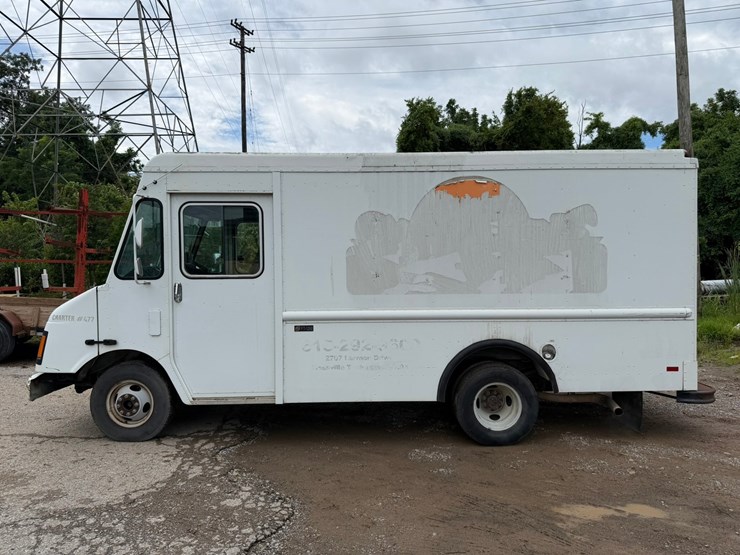 #4048-•-2000-workhorse-ft-1260-van-image-2