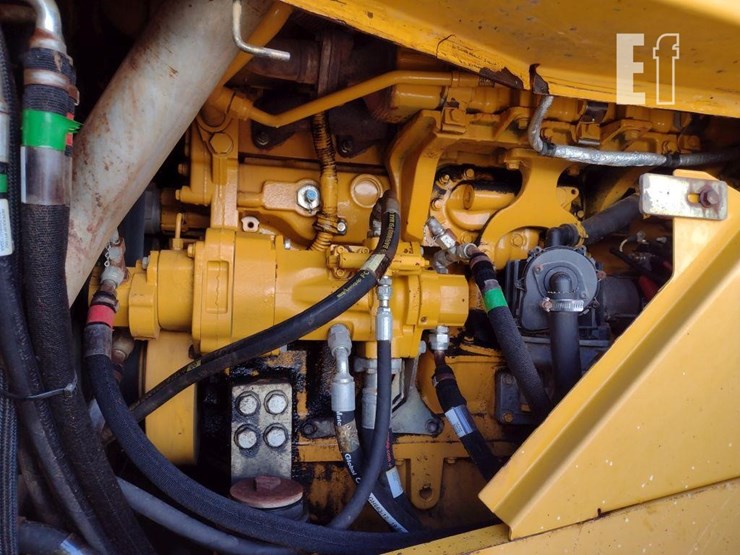 2012-deere-744k-image-33