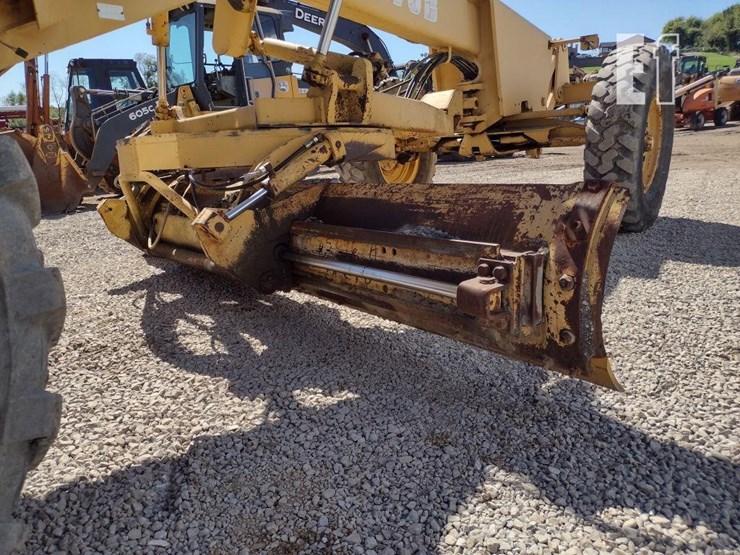 1993-deere-570b-image-28