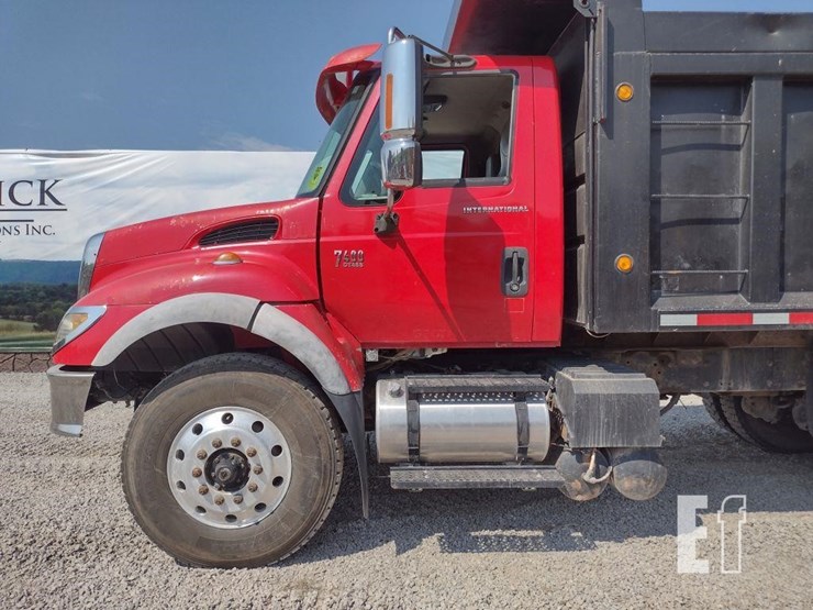 2005-international-workstar-7400-image-22