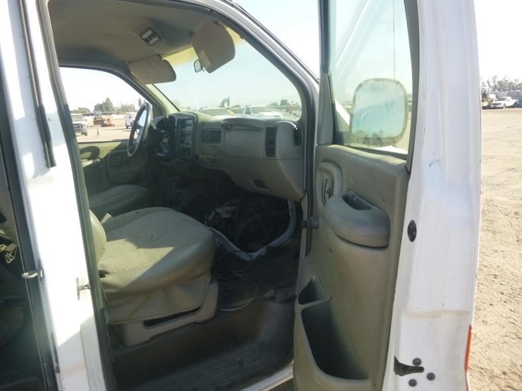 1999-gmc-3500-image-15