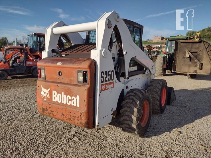 2009-bobcat-s250-image-30
