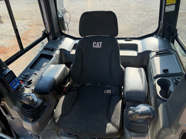 caterpillar-d5k2-lgp-image-95