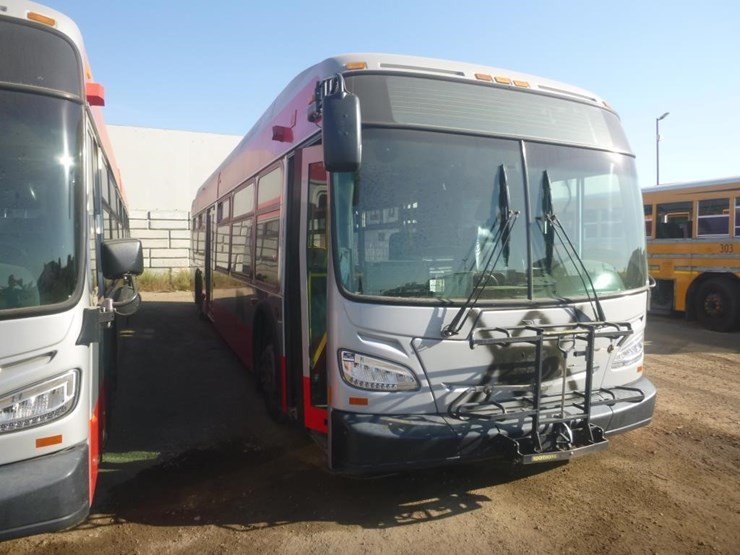2013-new-flyer-xcelsior-passenger-bus-image-2
