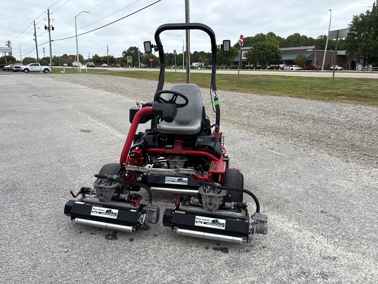 #1058-•-2016-toro-3320-riding-greensmower-199074-image-8