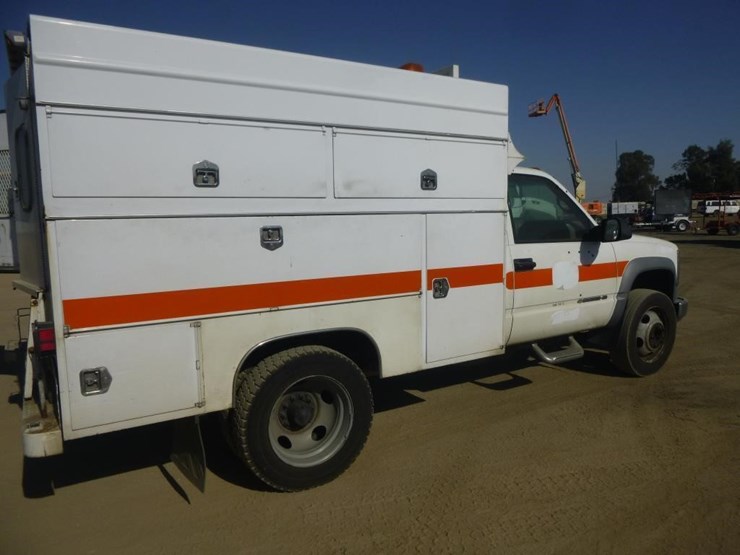 2002-chevrolet-3500hd-image-4