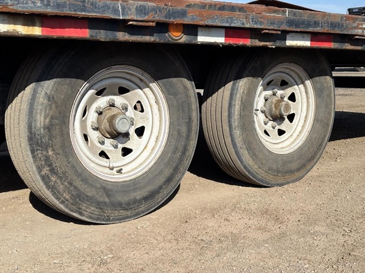 2010-pj-t/a-gn-hydraulic-tilt-deck-trailer-image-19
