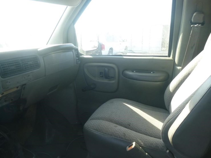 1999-gmc-3500-image-11