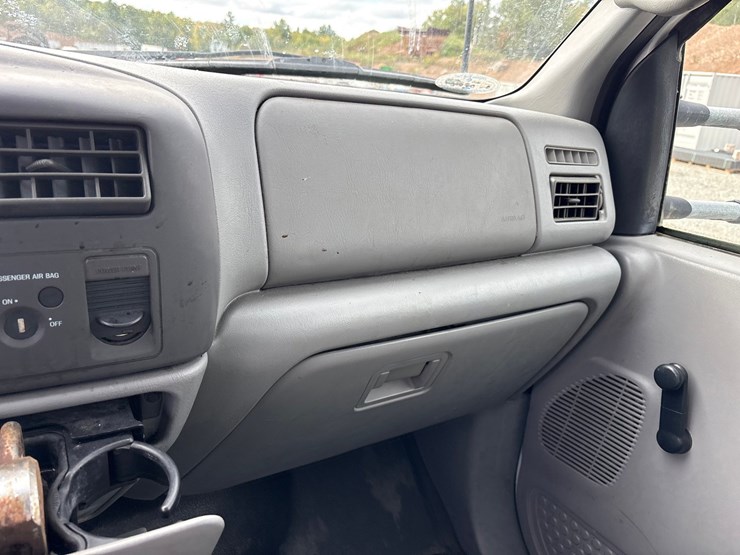 1999-ford-f550-image-51