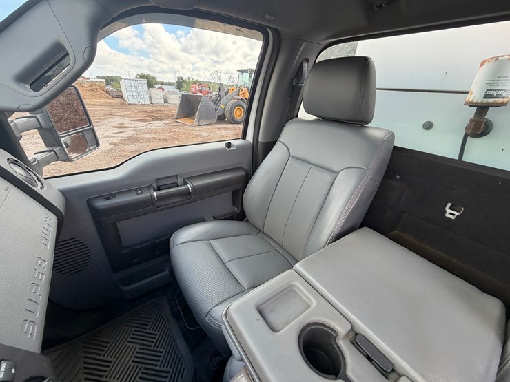 2015-ford-f550-image-40