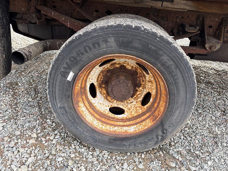 1999-ford-f550-image-57