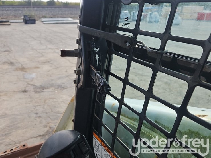 2013-bobcat-t590-image-29