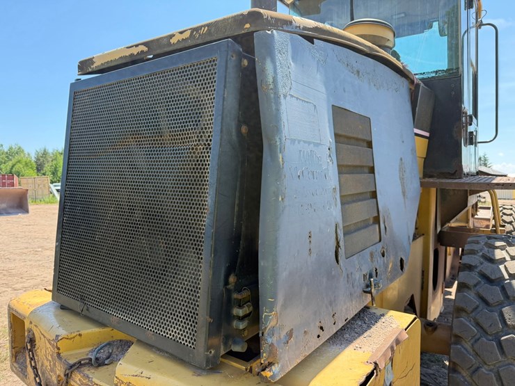 caterpillar-928g-image-47