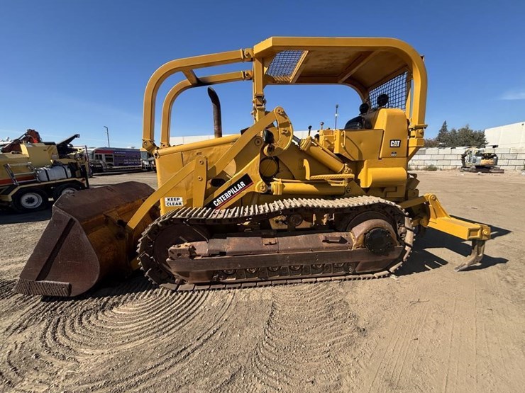 caterpillar-crawler-loader-image-5