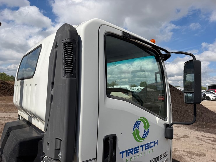 #1617-•-2020-chevrolet-5500xd-roll-off-truck-image-16