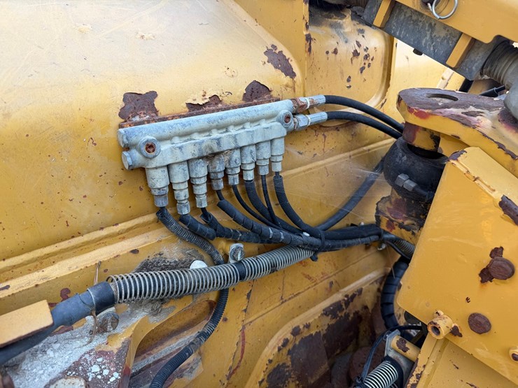 caterpillar-d5k2-lgp-image-14