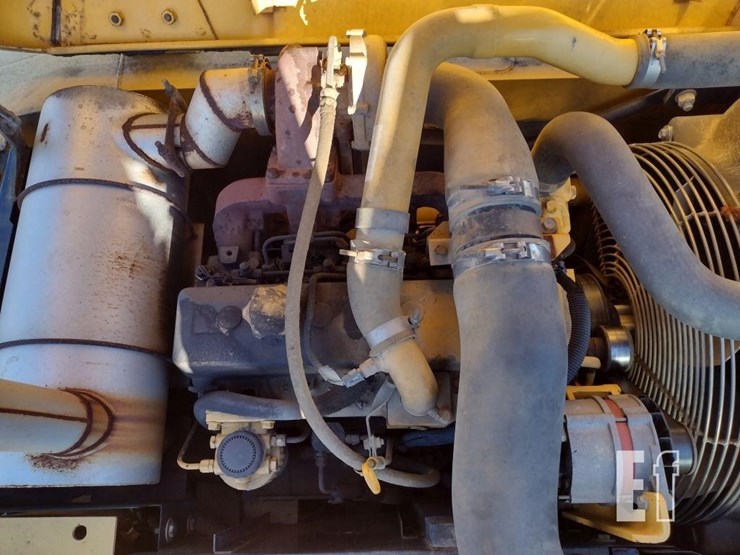 2005-deere-120c-image-34