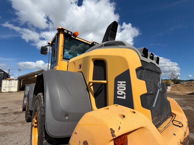 volvo-l90h-image-22