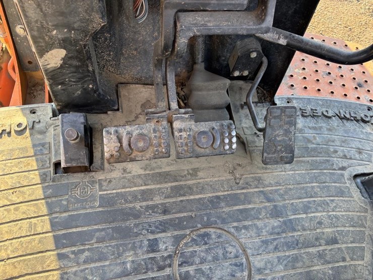 john-deere-310-image-45