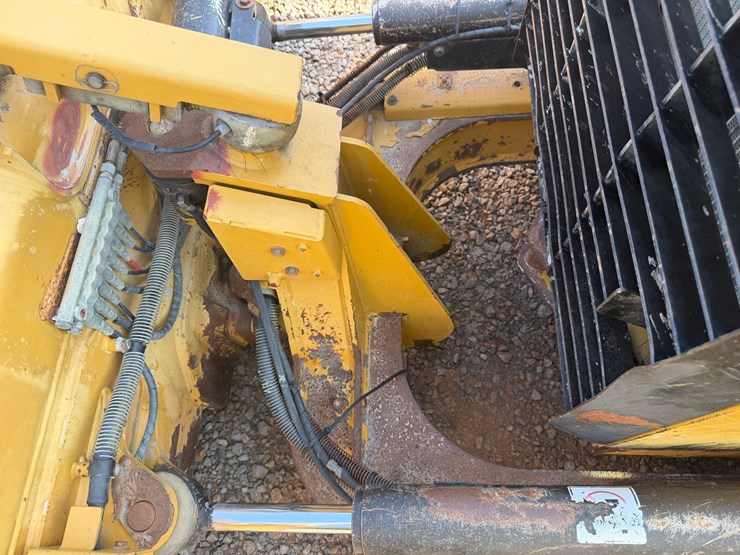 caterpillar-d5k2-lgp-image-20