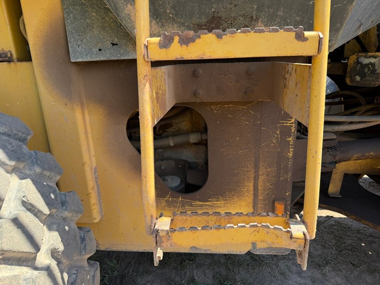 caterpillar-928g-image-29