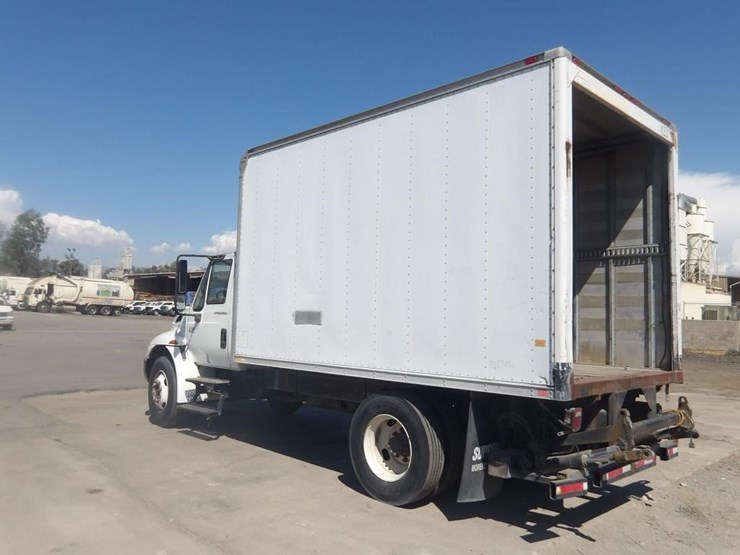 2004-international-durastar-4200-image-4