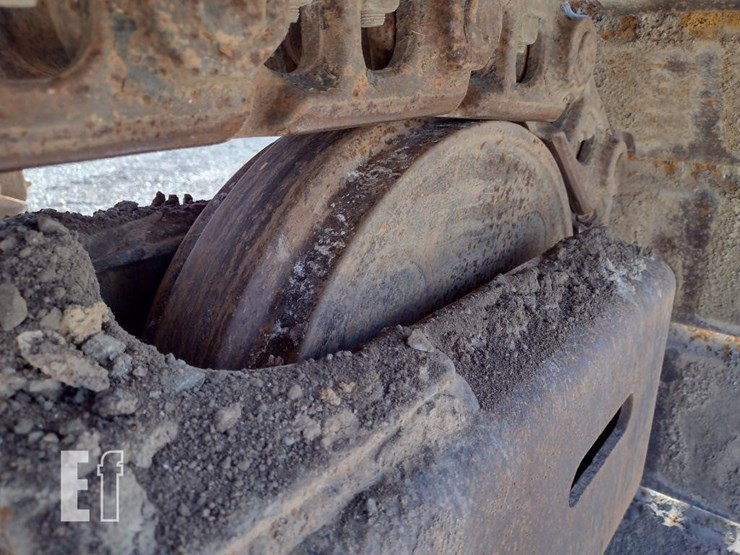 2005-deere-120c-image-29
