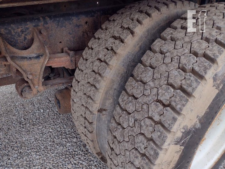 2011-international-durastar-4400-image-17