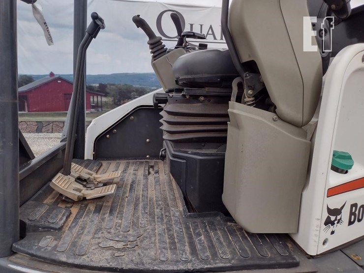 2012-bobcat-e35-image-10