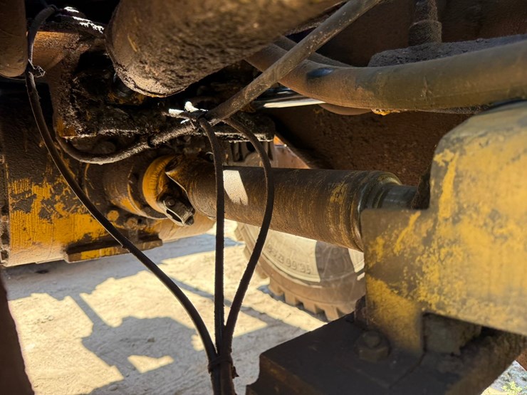 caterpillar-928g-image-74
