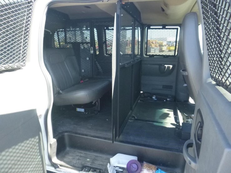 2013-chevrolet-express-3500-image-7