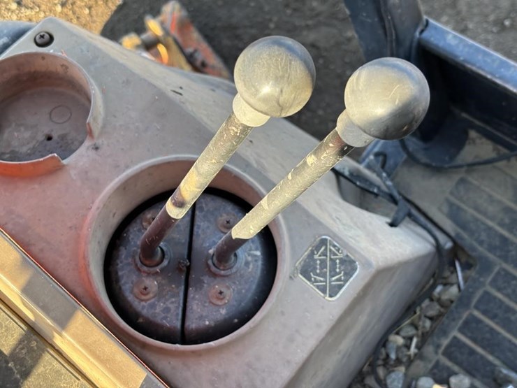 john-deere-310-image-42