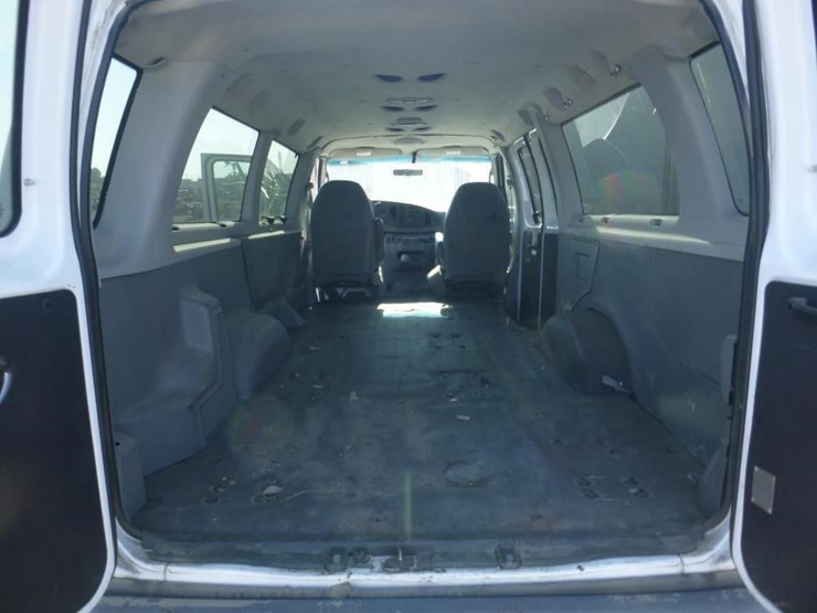 2007-ford-econoline-350-image-8