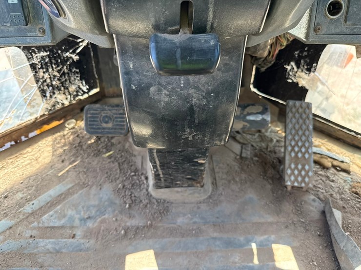 caterpillar-928g-image-96