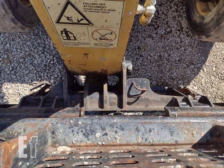 2011-caterpillar-th255-image-21