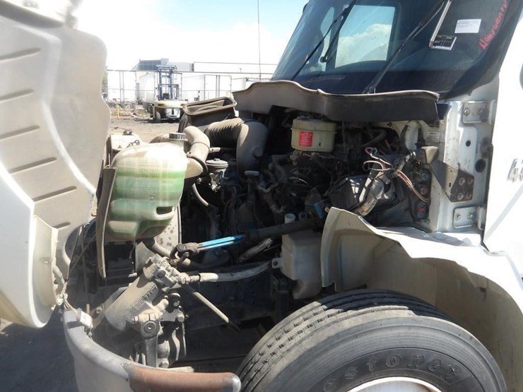 2004-international-durastar-4200-image-10