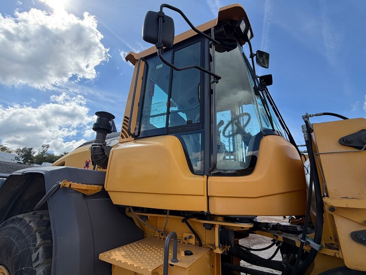 volvo-l90h-image-33