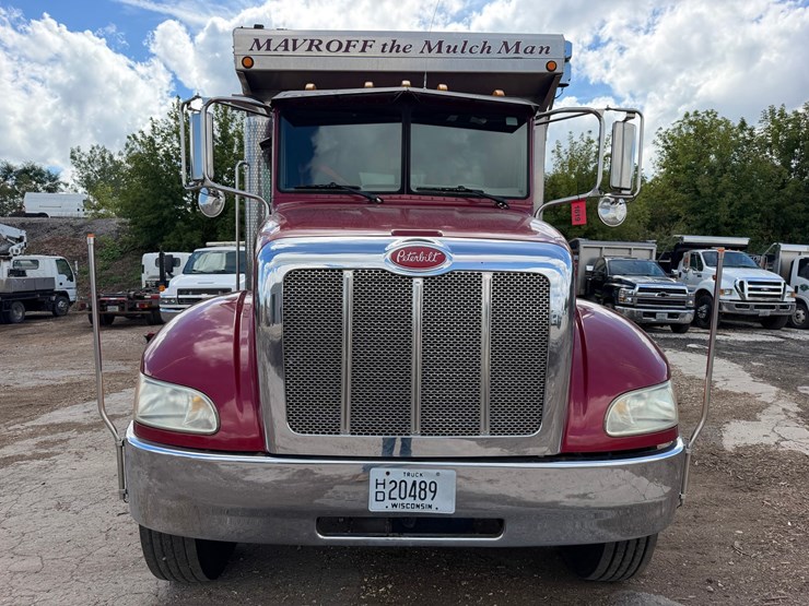 2008-peterbilt-335-image-8