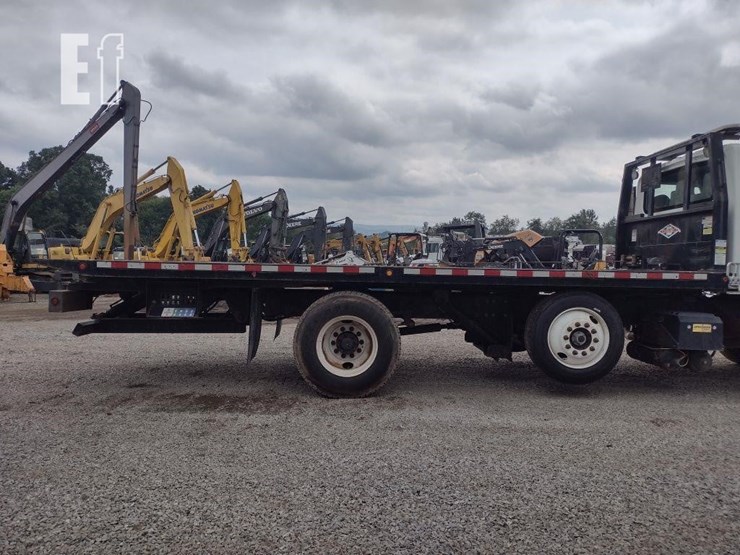 2011-international-durastar-4400-image-27