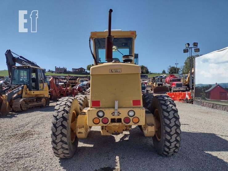 1993-deere-570b-image-4