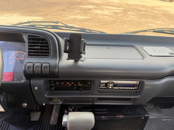 2006-chevrolet-w3500-image-41