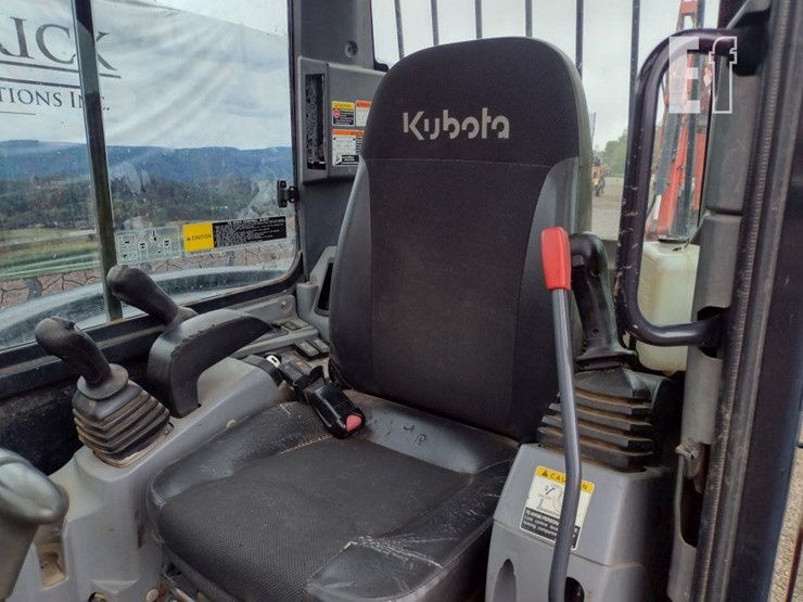 2016-kubota-kx040-4-image-10