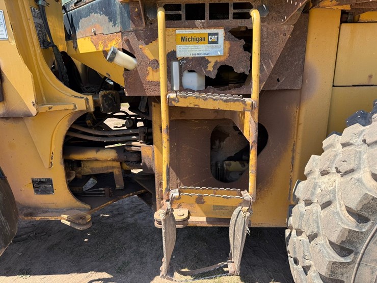caterpillar-928g-image-64