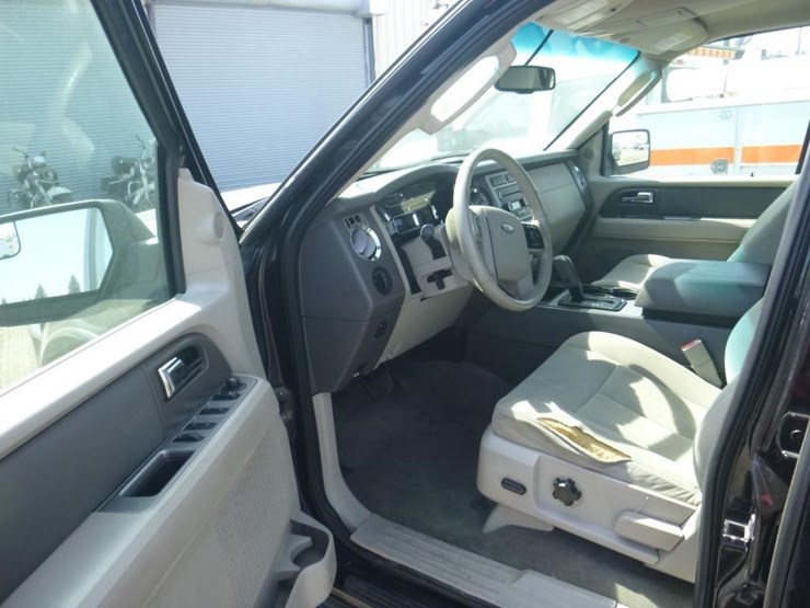2012-ford-expedition-image-5